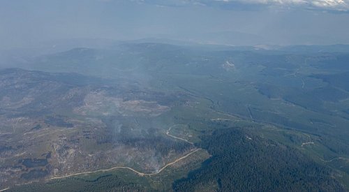 UPDATE: More evac orders and alerts rescinded as Bald Range wildfire now held