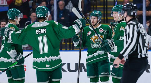 Memorial Cup: DuPont scores twice as Silvertips steamroll Saguenéens in semi-final