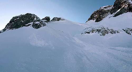 Snowboarder killed in avalanche near Pemberton