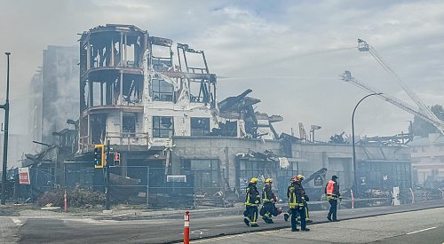 ‘Such a waste’: BC mayor bemoans destructive fire at multi-storey construction site